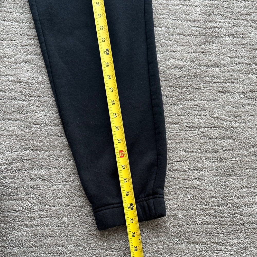Kirkland/Costco Signature Women’s Fleece-Lined Sweatpants - Picture 4 of 6